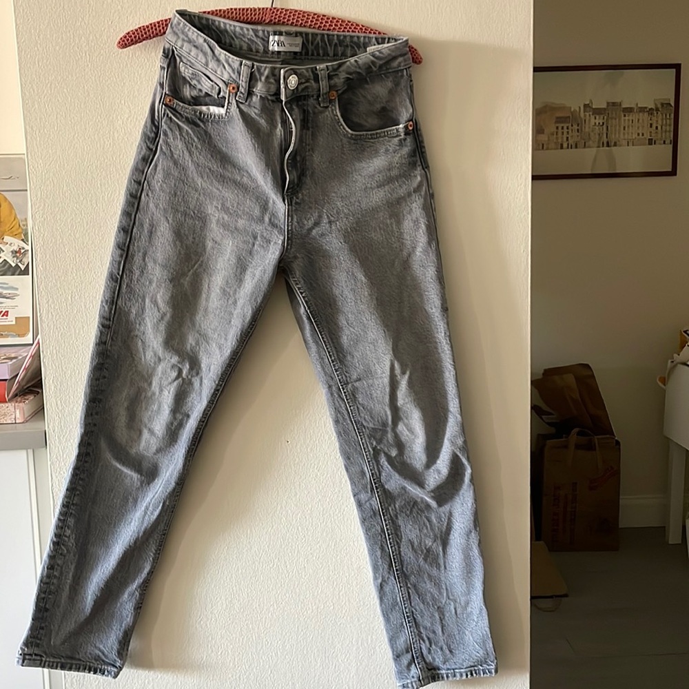 Zara gray straight leg jeans sis 4